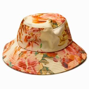 *NWT* WYETH BUCKET HAT WITH TIES IN ROSE PATTERN